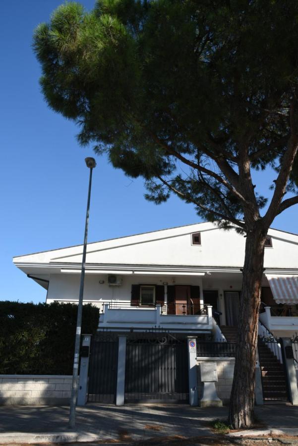 Villa Mamitas - Terrazza Panoramica - Box Privato - Servizio Spiaggia Siponto Luaran gambar